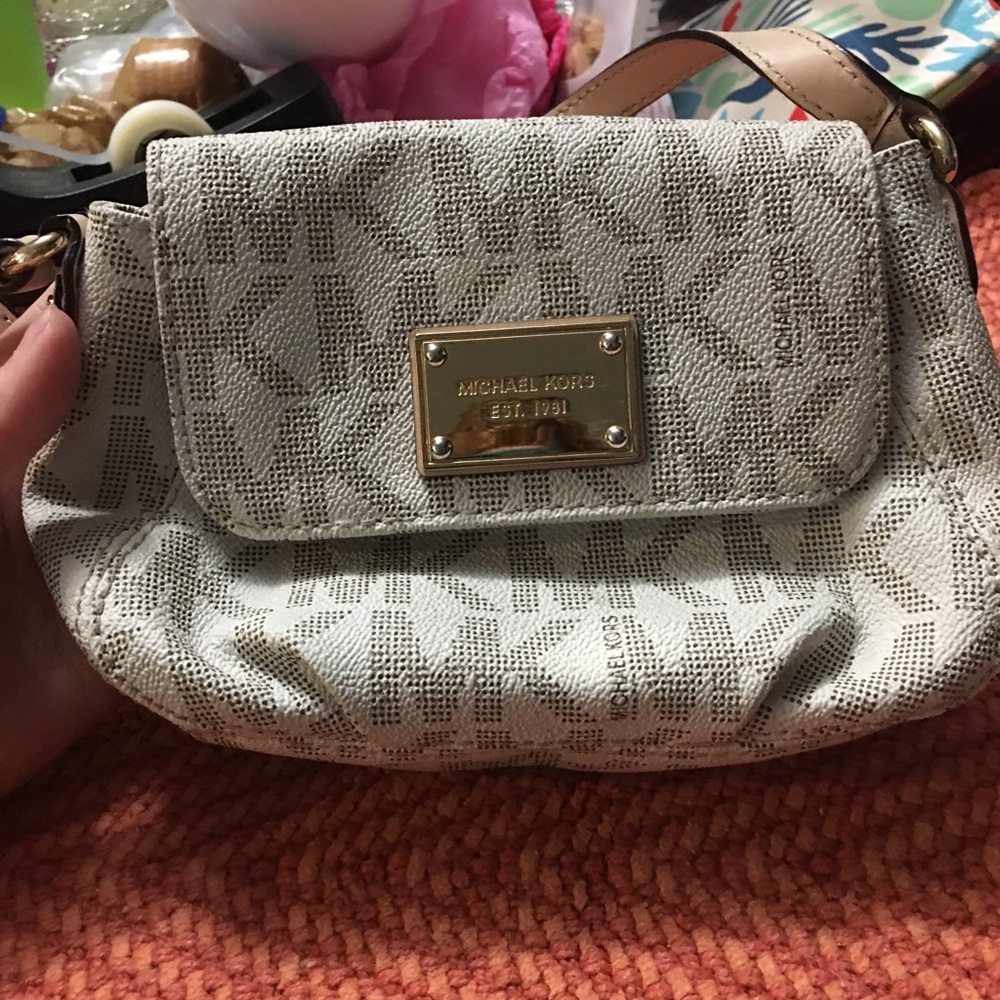 Crossbody purse